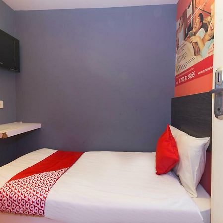 Oyo 996 My Home Hotel Cheras Selatan Exterior photo