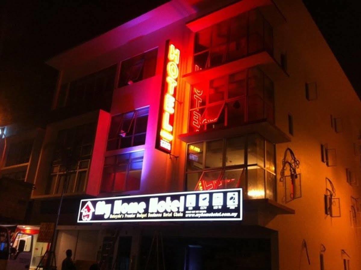Oyo 996 My Home Hotel Cheras Selatan Exterior photo