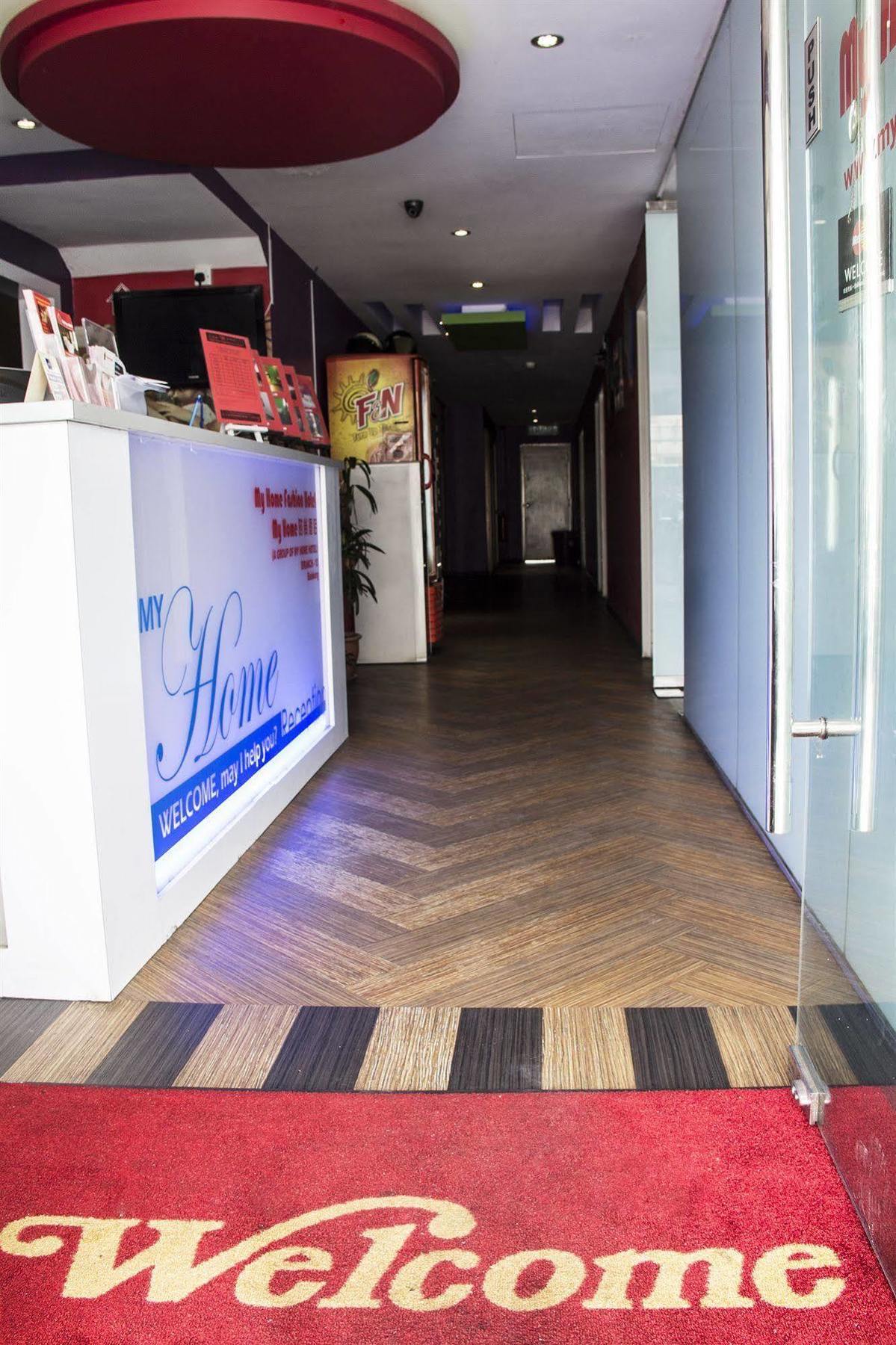 Oyo 996 My Home Hotel Cheras Selatan Exterior photo