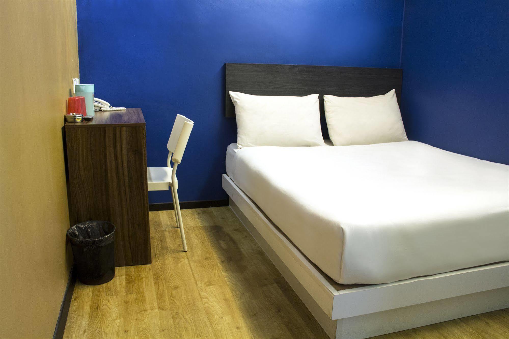 Oyo 996 My Home Hotel Cheras Selatan Exterior photo
