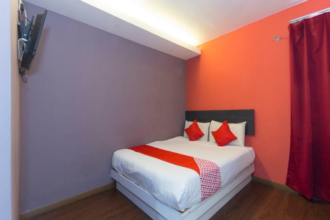 Oyo 996 My Home Hotel Cheras Selatan Exterior photo