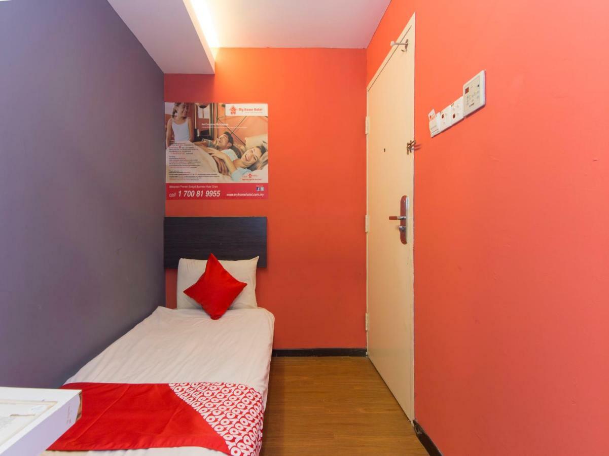 Oyo 996 My Home Hotel Cheras Selatan Exterior photo